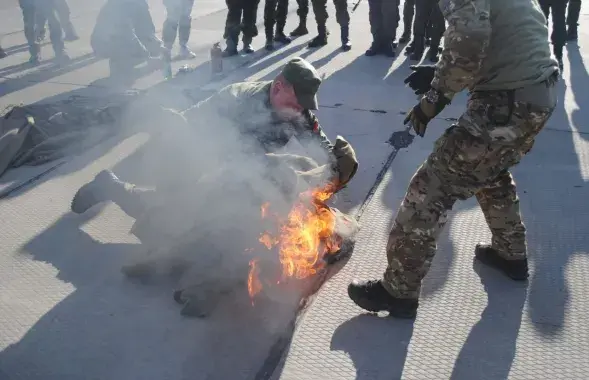 Не исключено, что инструктор был "с боевым опытом"
