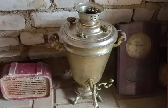 Мужчына забіраў з закінутых дамоў старыя прадметы побыту
