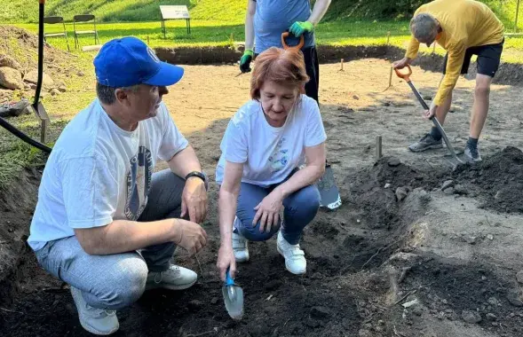 Excavations on the Menka River
