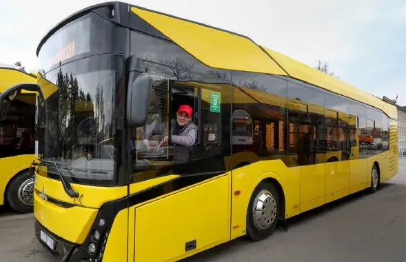 MAZ management promises more and more buses
