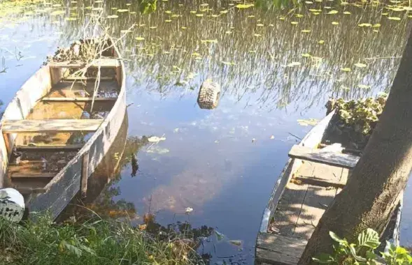 "Лодкі або тое, што ад іх засталося"
