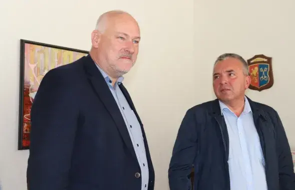 Йорг Дорнау (слева) со своим компаньоном
