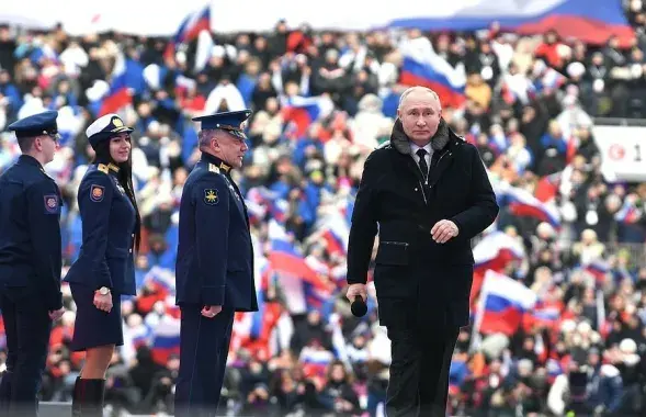 Владимир Путин на провластном митинге
