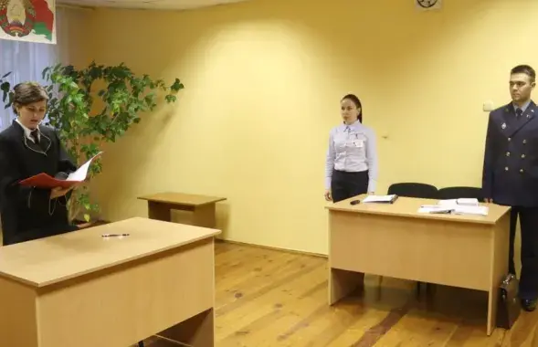 Паказальны суд у Лунінцы
