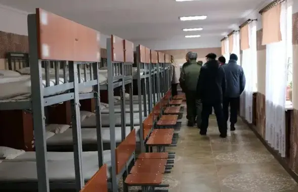 У калоніі
