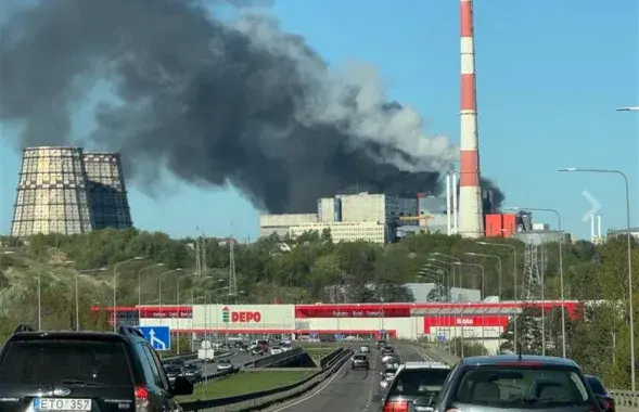 Горит предприятие по переработке мусора Еnergesman.
