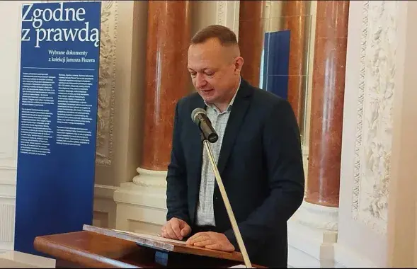 Андрей Скурко получил награду Льва Сапеги
