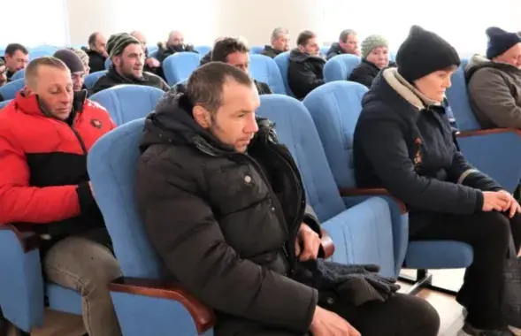 Збор "дармаедаў" з дапамогай міліцыі
