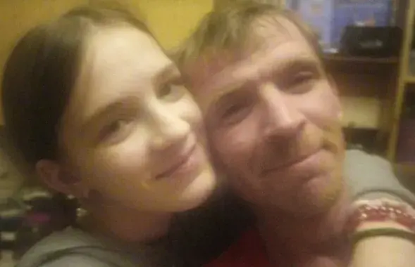 Отец с дочерью, умершей в больнице

