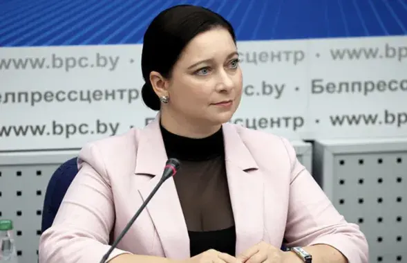 Анна Селук
