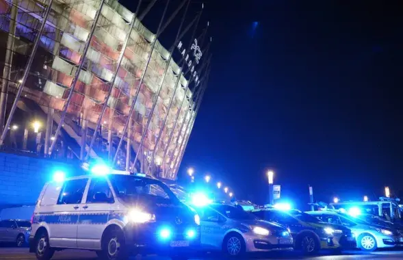 Полиция возле стадиона в Варшаве во время концерта Макса Коржа
