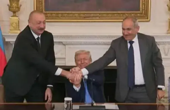 Пашынян і Аліеў падпісалі дэкларацыю аб урэгуляванні канфлікту
