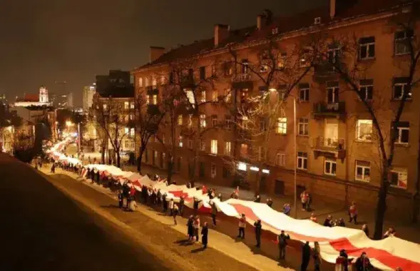Белорусы
