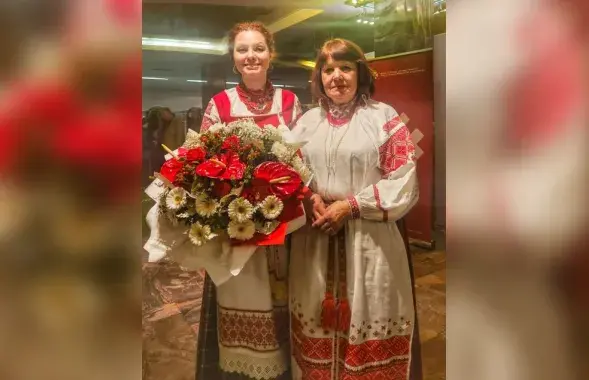 Кацярына Ваданосава з маці
