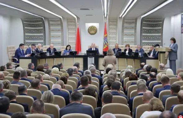 Чыноўнікі ў Беларусі
