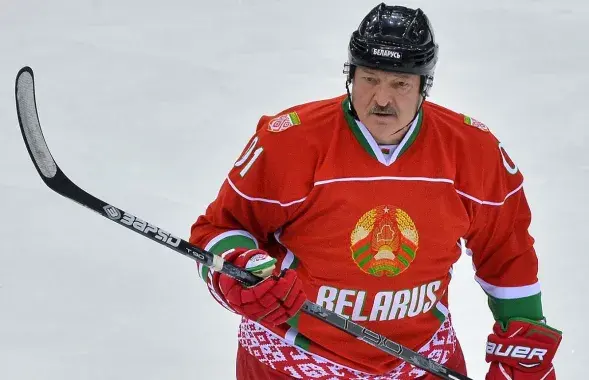 Александр Лукашенко на льду
