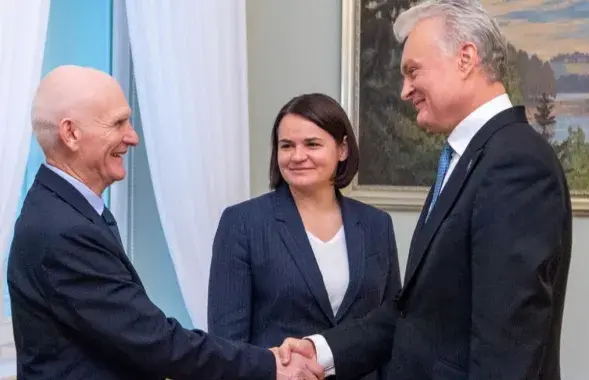Алесь Бяляцкі, Святлана Ціханоўская і Гітанас Наўседа.
