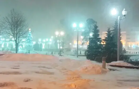 Беларусь опять завалило снегом
