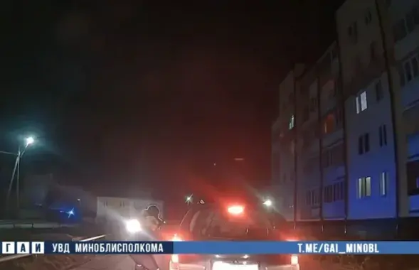 У Слуцкім раёне мужчына выкраў дзяўчыну
