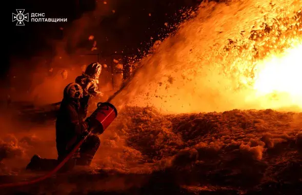 Пажары на Палтаўшчыне пасля расійскай атакі
