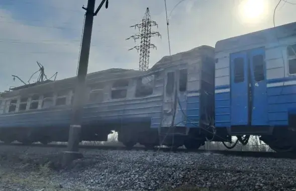 Поезд, в который попал российский дрон

