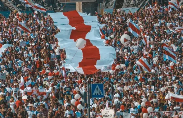 Белорусы под БЧБ флагом

