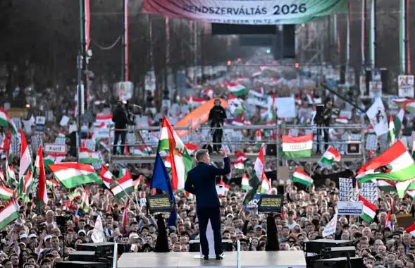 Петер Мадяр на митинге
