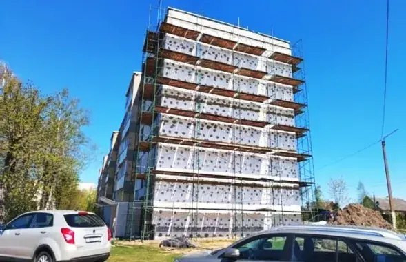 Дом, где был мурал с портретом Короткевича
