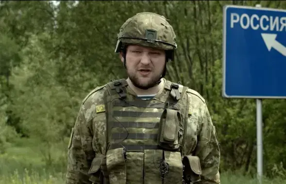 Прапагандыст Рыгор Азаранак у знятым ім фільме "Душа абаронцы"
