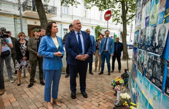 Святлана Ціханоўская прыйшла да Сцяны памяці
