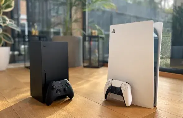 Xbox Series X и PlayStation 5

