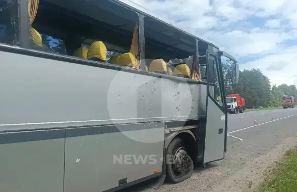 Аўтобус, які трапіў пад абстрэл
