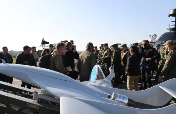 Дрон "Міратворац" паказваюць Лукашэнку
