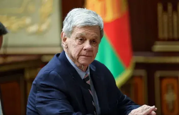 Джон Коўл падчас візіту ў Беларусь
