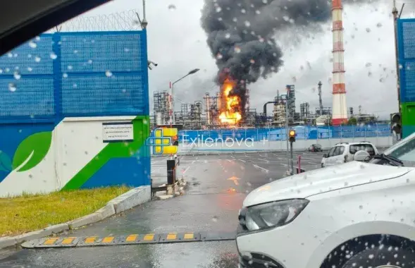 Пажар на НПЗ у Маскве
