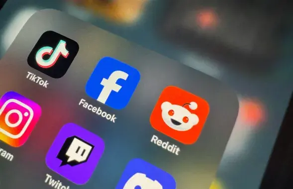 Reddit

