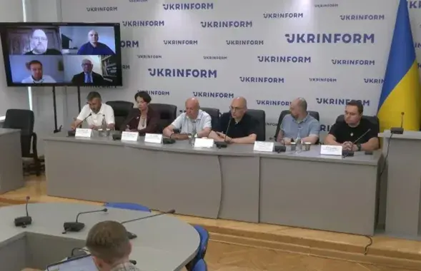 Круглый стол в Украине
