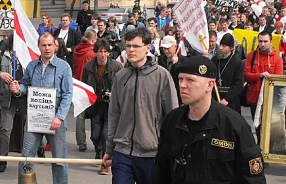 Чаму беларускія сілавікі палююць на ўкраінскую сімволіку (відэа)