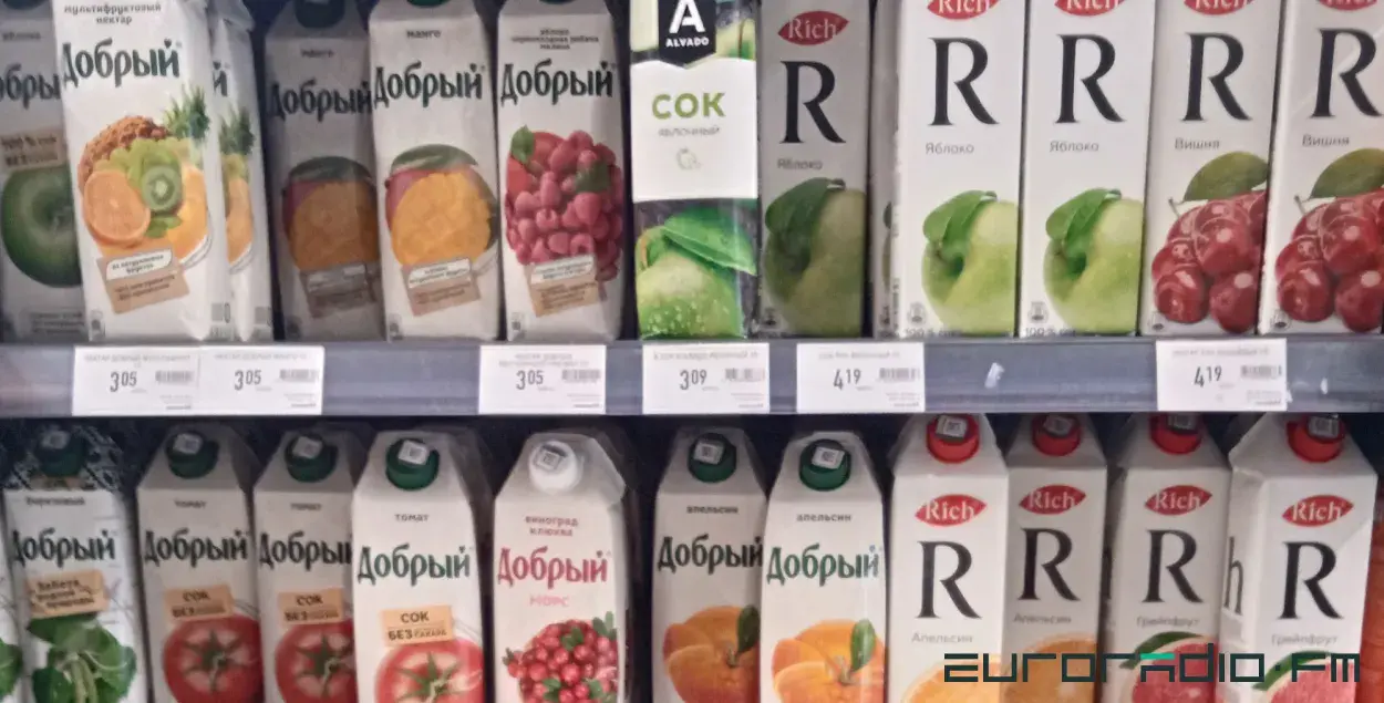 Juices in Tetra Pak packaging in a Belarusian store / Euroradio
