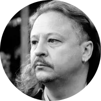 “Чаму падлога чорная?” — кіраўнік тэатра ўспамінае, як на сцэну выйшаў АМАПавец