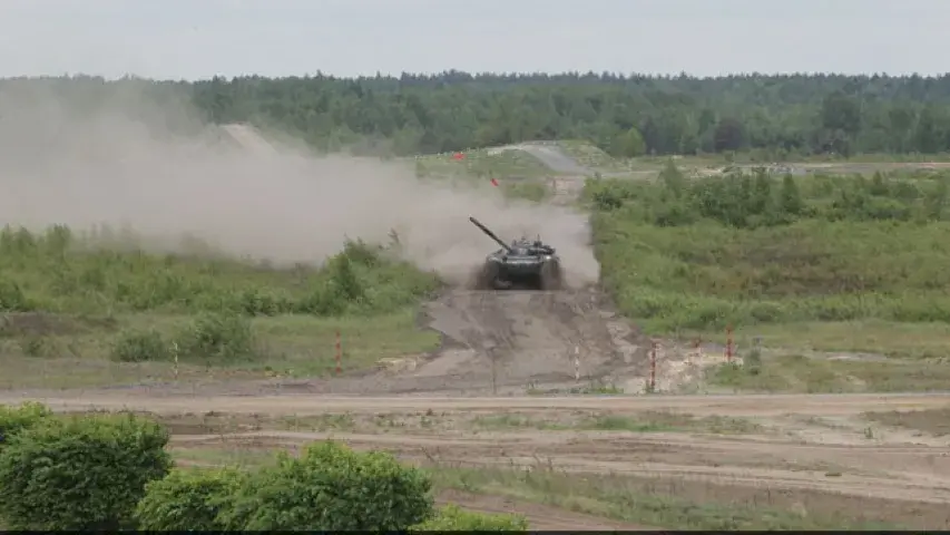 На ўзбраенне беларускага войска паступілі найноўшыя танкі (фота, відэа)