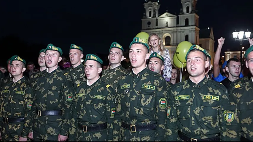 У Беларусі прайшла акцыя "Спяваем гімн разам" (фота, відэа)