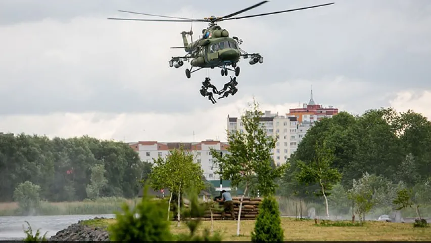 У Брэсце высадзіўся расійскі тактычны дэсант (фота)