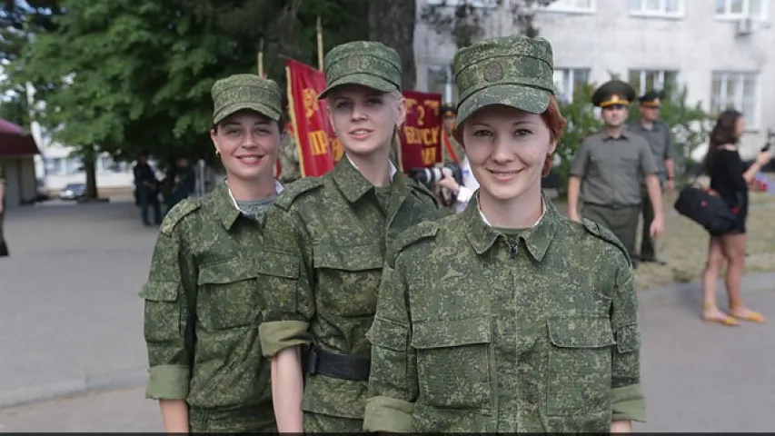 У ваенным парадзе ў Мінску ўпершыню паўдзельнічаюць жанчыны-вайскоўцы (фота)