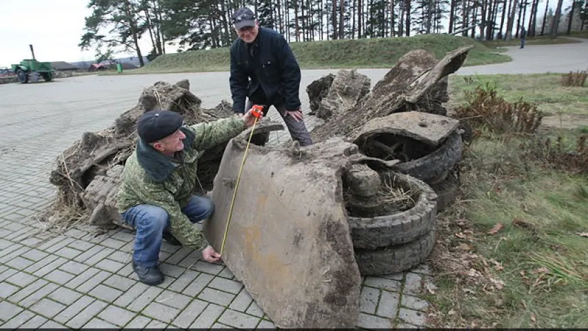 У Веткаўскім раёне знайшлі фрагменты савецкага танка (фота, відэа)