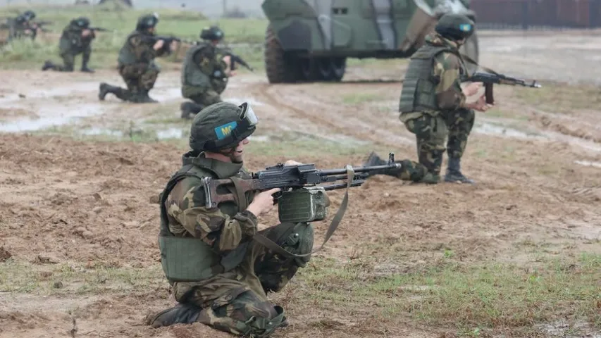 У Віцебскай вобласці вайскоўцы адпрацоўвалі блакіроўку горада