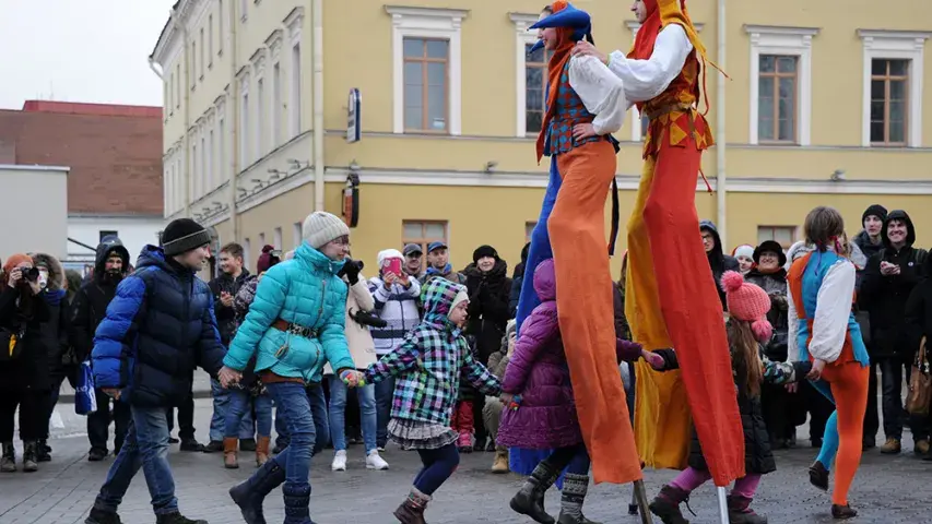 Фотарэпартаж: У Мінску зладзілі бітву на Нямізе