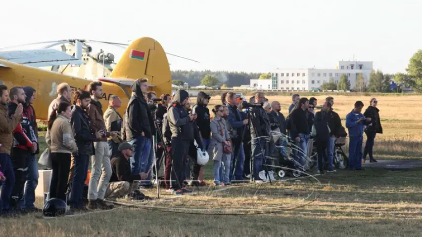 Беларускі асілак Кірыл Шымко ўтрымаў два самалёты (фота)