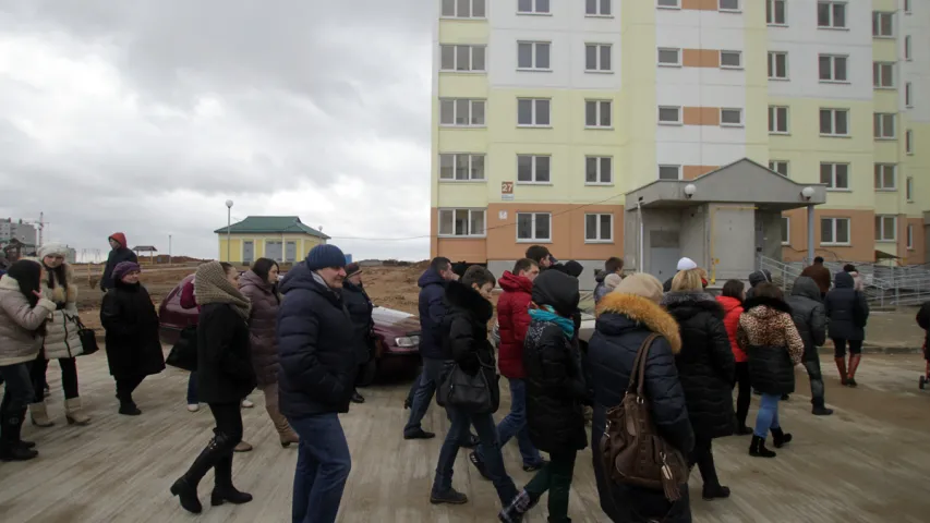 Сотні сем’яў у Гродне паўгода не могуць заехаць у свае кватэры