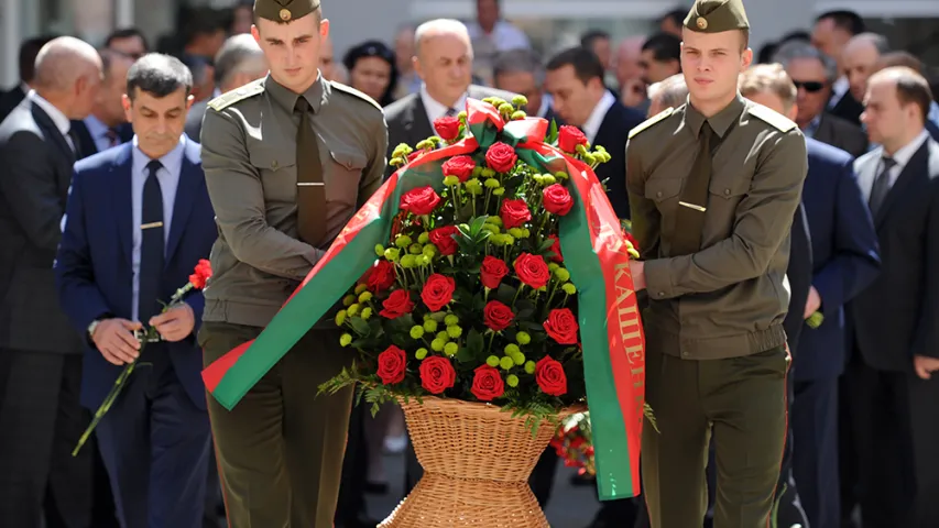 Фотарэпартаж: У Мінску развіталіся з Андрэем Турам 